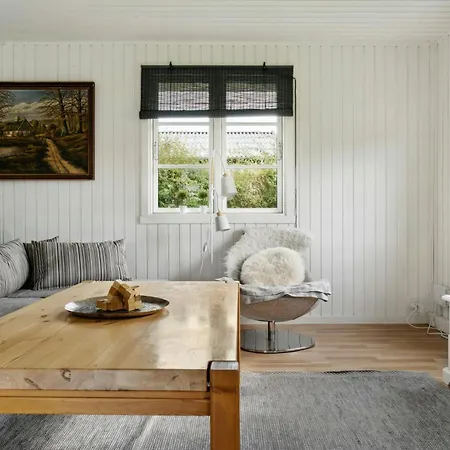 Classic Lovingly Renovated Near Кирке-Хиллинге