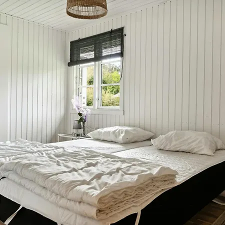 Classic Lovingly Renovated Near Кирке-Хиллинге