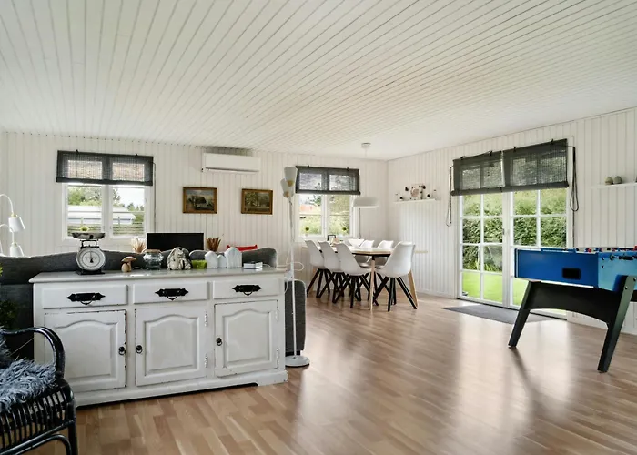 Classic Lovingly Renovated Near Semesterbostad
