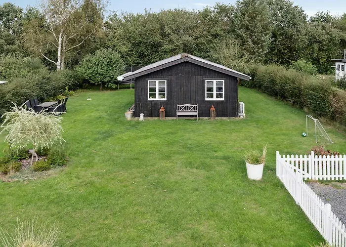 Classic Lovingly Renovated Near Semesterbostad
