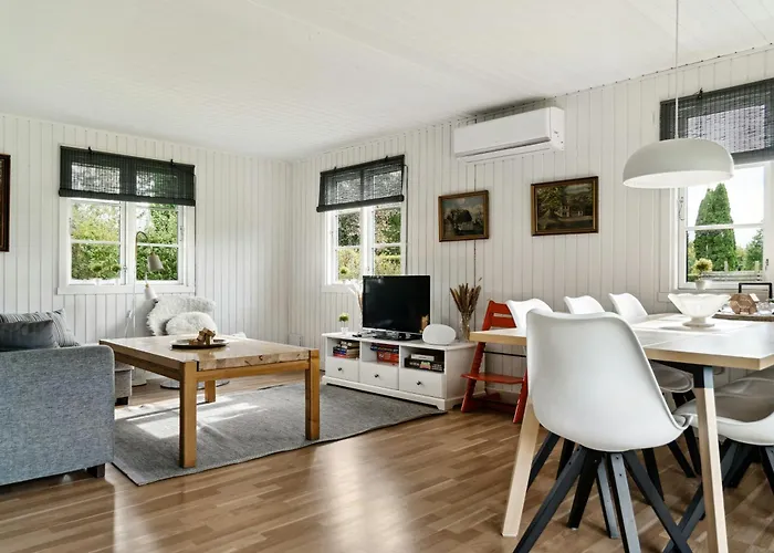 Semesterbostad Classic Lovingly Renovated Near